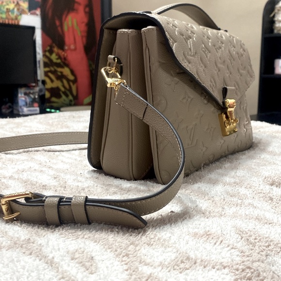 Pochette Métis Louis vuittion purse - Picture 3 of 7